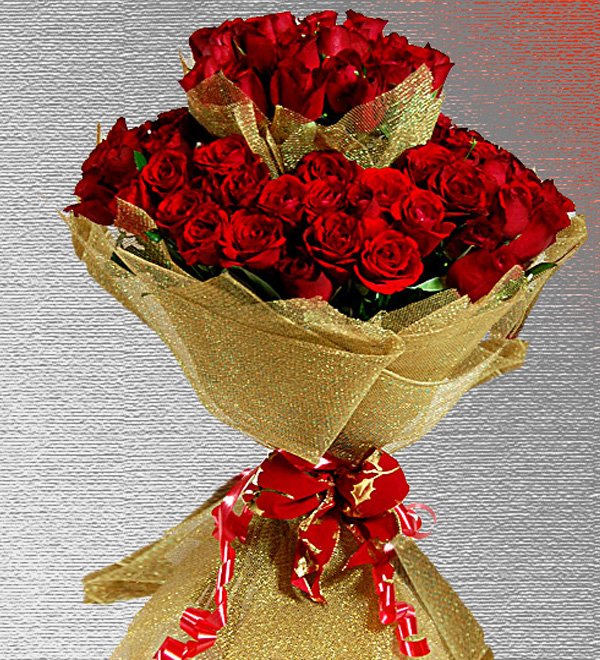 100 Red Rose Bouquet Online, Buy 100 Roses Bouquet at Best Price India