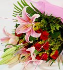 Celebrate Anniversary With Dainty Roses N Lilies